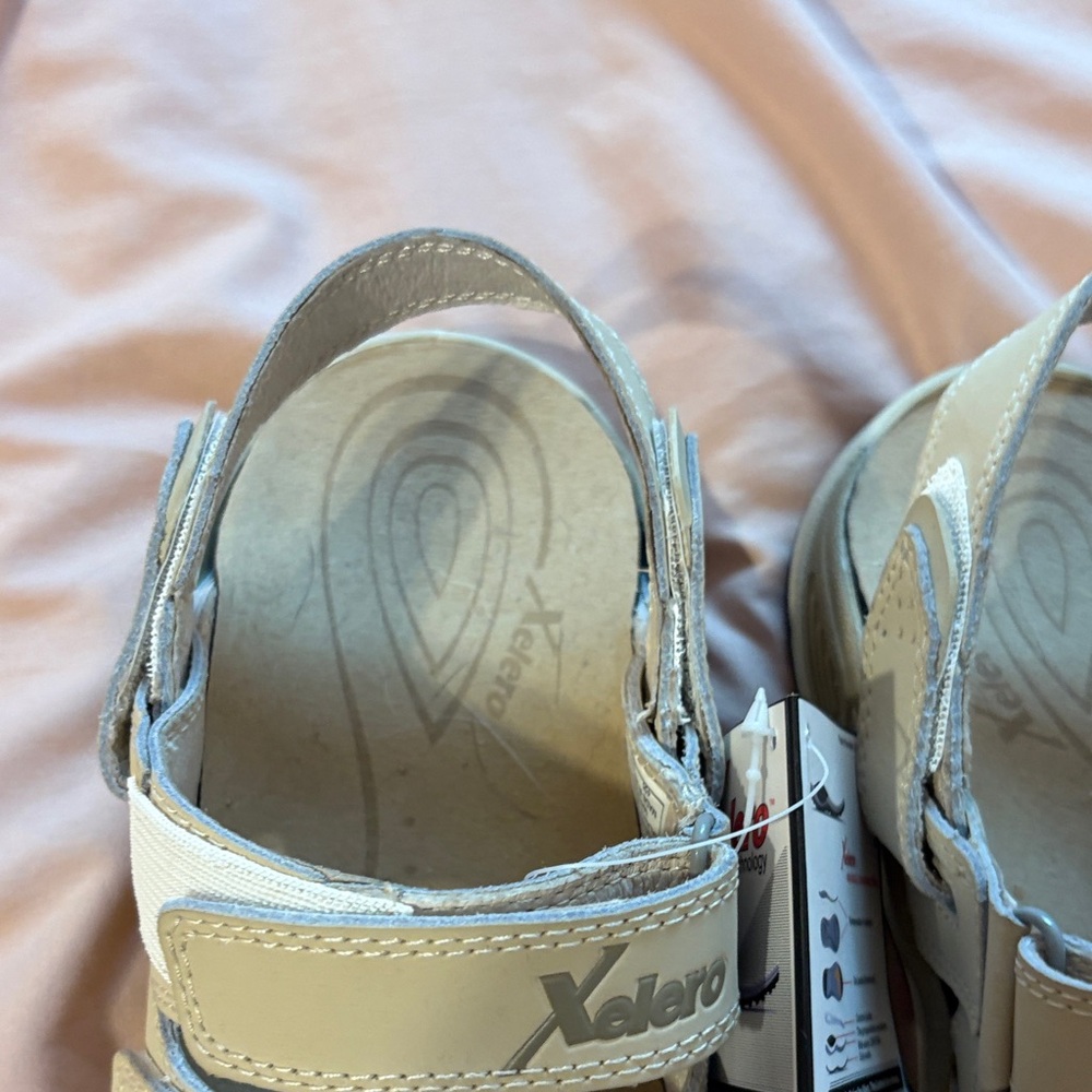 XELERO Athletic Sandals - Cream straps NWT - Picture 5 of 16